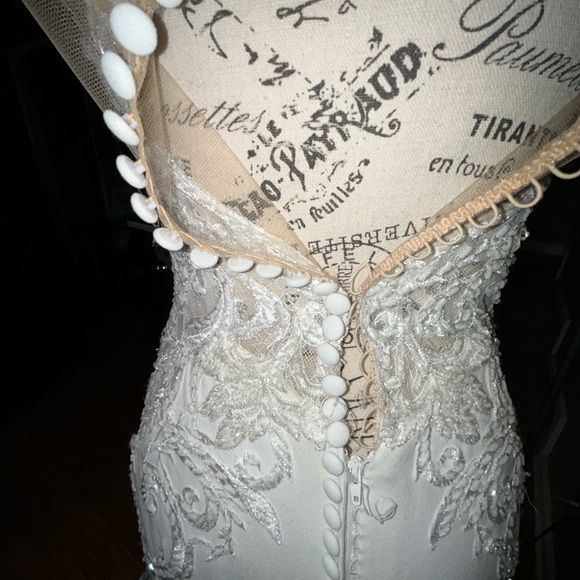 Martina Liana wedding gown - Picture 4 of 10